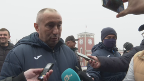 Стоилов: Заставаме с лицата си, за да покажем, че всичко в 