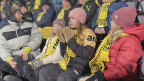 Студ и мраз на футболния терен (ВИДЕО)