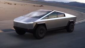 Tesla има за цел да произвежда 200 хиляди пикапа Cybertruck годишно (ВИДЕО)