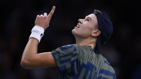 19-годишен детронира Джокович за първа Мастърс титла