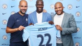 Обвинения в 8 изнасилвания Менди: Знам, че не съм Брад Пит