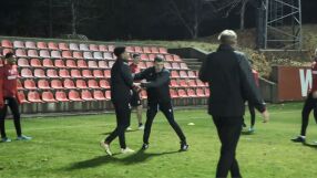 Илич не си поплюва, без малко да контузи свой играч