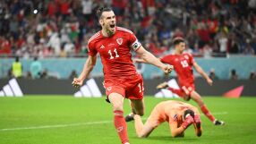 Дузпа в края измъкна Уелс срещу САЩ