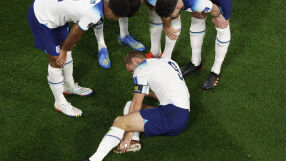 Англия трепери за капитана си