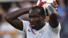 Трагедия в Албания: Футболист умря на терена (ВИДЕО)