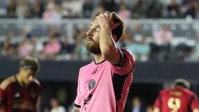 Лудия: Меси играе селски футбол