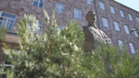 Да рецитираш Яворов в Ереван: Българското слово в едно арменско училище