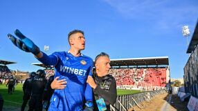 Феновете на Локомотив взривиха Пловдив: Ботев да си плати за цирка!