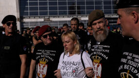 Година, след като козирка уби 16 души в Нови Сад: Майката на една от жертвите започна гладна стачка