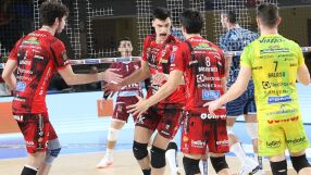 Алекс Николов неотразим при четвърти успех за Лубе