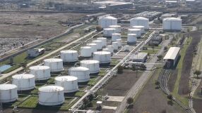 Складовете на държавния резерв са пълни - парламентът забрани износа на дизел и авиационно гориво