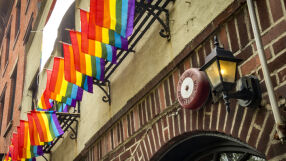 Двама мъже, сдобили се с мощни оръжия, планували атаки срещу ЛГБТК+ барове в Детройт