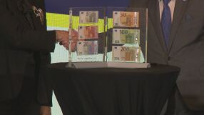 На прага на еврозоната: Показаха и българските евробанкноти на ключов форум за еврото