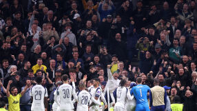 Тотнъм направи шоу! 4 гола, червен картон и специален момент