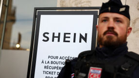 Франция започва процедура по спиране на сайта на Shein