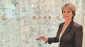 Вижте какво направи Весела Лечева в централата на МОК