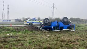 Тежка катастрофа на пътя Казанлък - Стара Загора, мъж е в болница (СНИМКИ)