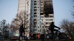 Масирана руска атака в Киев, в града се чуват експлозии, има ранени