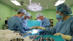 Исторически пробив: медици извършиха първите бъбречни трансплантации във ВМА