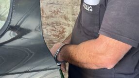 Служител на митниците е задържан за подкуп