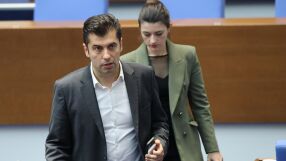 Кирил Петков: Слави Трифонов написа поредния си „мъжествен“ пост срещу жената, която го осъди 