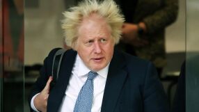 Борис Джонсън е ръководил &quot;токсична и колеблива реакция&quot; на пандемията от COVID-19