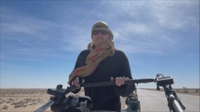 Британец обикаля света пеша: В Русия беше много трудно да ги убедя, че не съм шпионин 