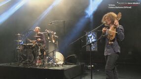 „Варварските цигулки“: Музикантът, който покори франция с гъдулката си