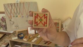 „Предците ни са вярвали, че канатицата носи щастие“: Нов живот за шевиците в бижута 