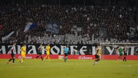 Посред бял ден: Убиха емблематичен фен и избягаха със скутери