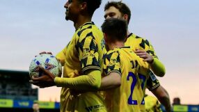 45 фенове гледаха кошмар, футболисти се извиняват с пари