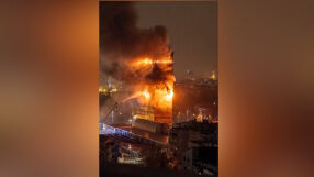 Събарят подпаления небостъргач в Загреб