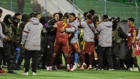 Ужас в Боливия: Масов бой със 17 червени картона (ВИДЕО)