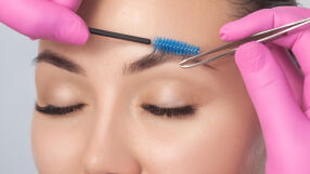 Перфектната форма на веждите у дома - как? (ВИДЕО)