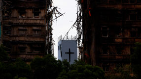 Броят на жертвите при пожара в жилищен комплекс в Хонконг достигна 159 души