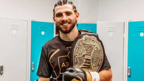 Мартин Копривленски нокаутира испанец!