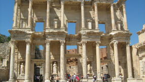 Вълна от туристи в този древен римски град, който е 10 пъти по-голям от Дисниленд 