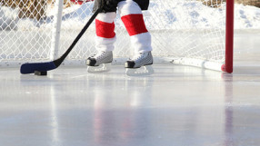 Малки хокеисти наказани с лицеви опори, уволниха треньора им