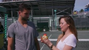 Григор Димитров бомбардира патета с вързани очи (ВИДЕО)