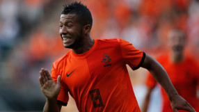 Холандия заменя контузения Снайдер с млада надежда на 