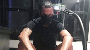 В свободното си време Ибра става Бейн 