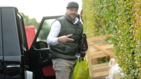 Тайсън Фюри лекува депресията с чипс (ГАЛЕРИЯ)