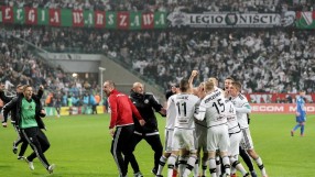 Луд купон в съблекалнята на 