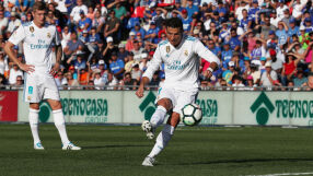 Кристиано Роналдо се отпуши и донесе три точки на 