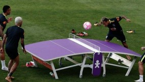 Тенис на маса, но не съвсем. Или що е то текбол (ВИДЕО)