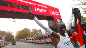 Кипчоге сътвори история! Пробяга маратон за по-малко от 2 часа! (ВИДЕО)