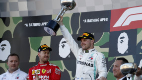 Ботас триумфира на 