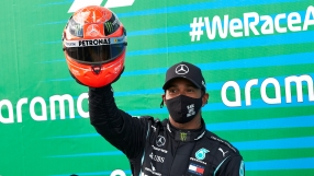 Мик Шумахер подари на Хамилтън една от каските на баща си (ВИДЕО)