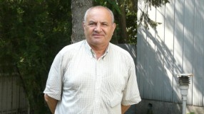 75 години не стигат! Венци Гечев празнува рожден ден по време на мач