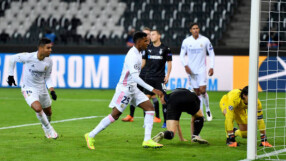 Късни голове спасиха 